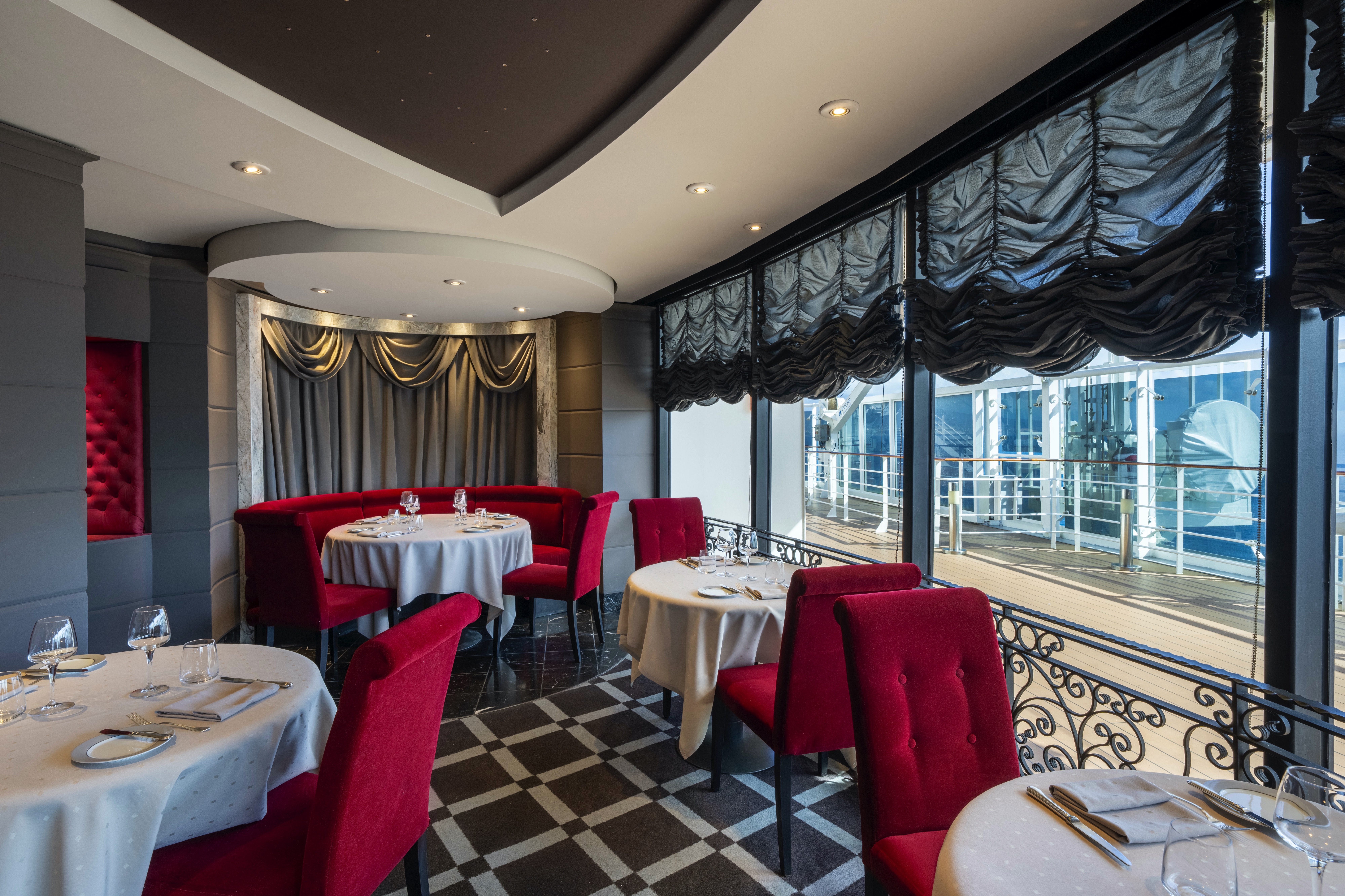 MSC Fantasia - L'Etoile Restaurant